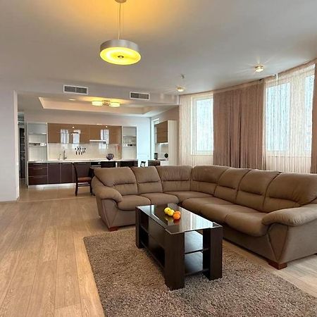 Bright House On 23 Serpnya Charków Zewnętrze zdjęcie