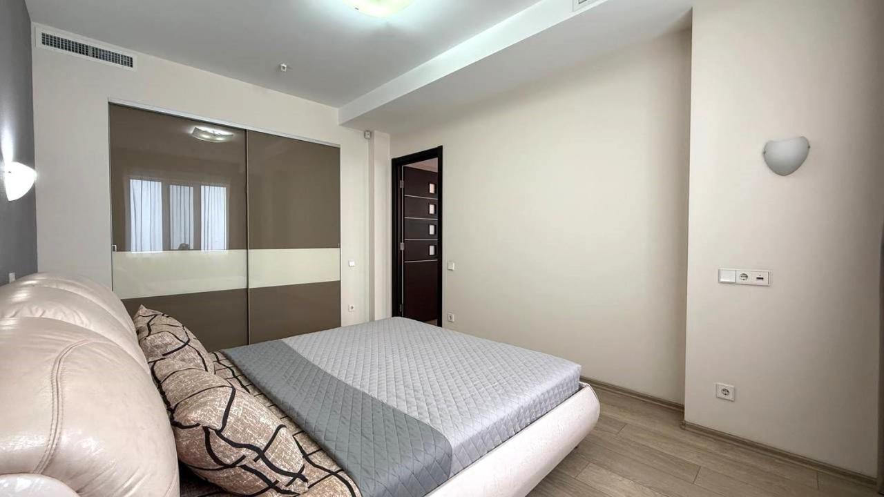 Bright House On 23 Serpnya Charków Zewnętrze zdjęcie