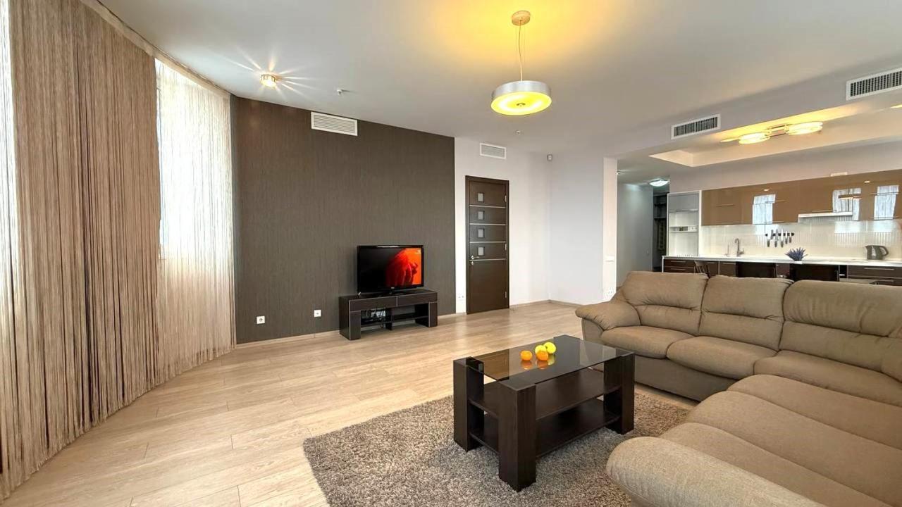 Bright House On 23 Serpnya Charków Zewnętrze zdjęcie