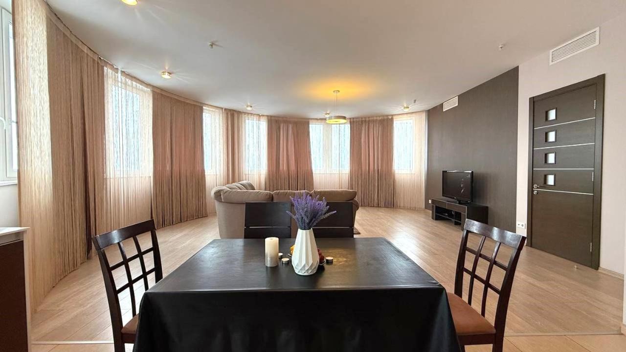 Bright House On 23 Serpnya Charków Zewnętrze zdjęcie